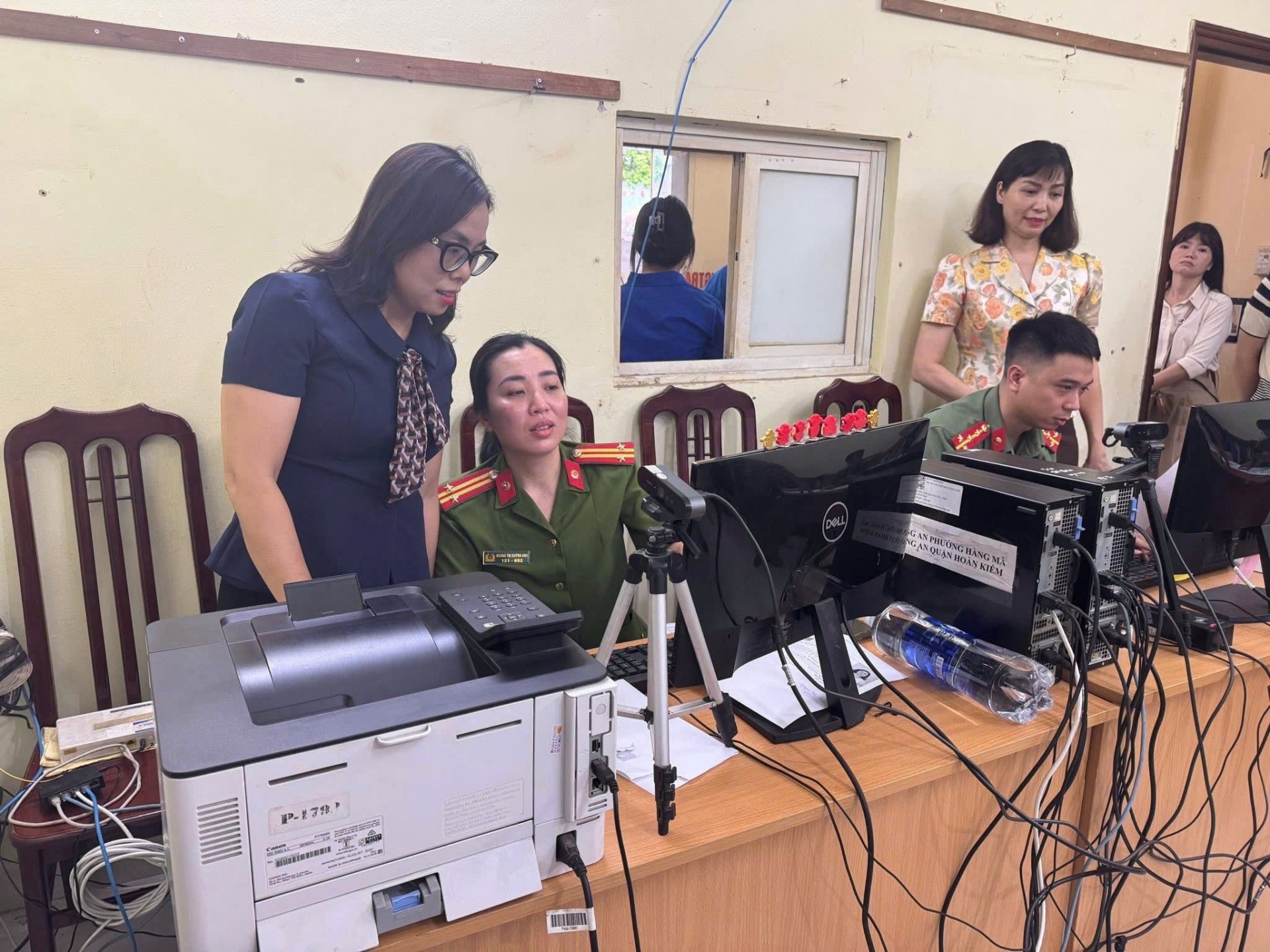 Phường Hoàn Kiếm: Sáng tạo, đẩy nhanh tiến độ cấp đổi thẻ đảng viên