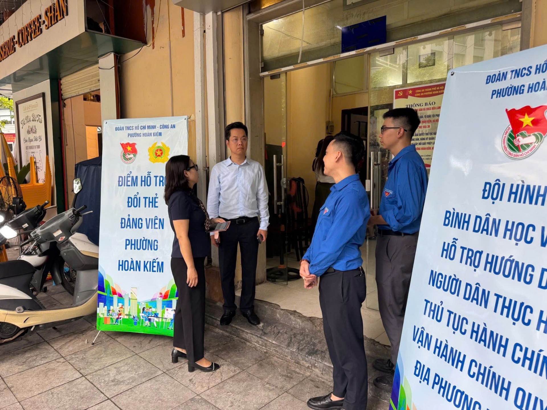 Phường Hoàn Kiếm: Sáng tạo, đẩy nhanh tiến độ cấp đổi thẻ đảng viên