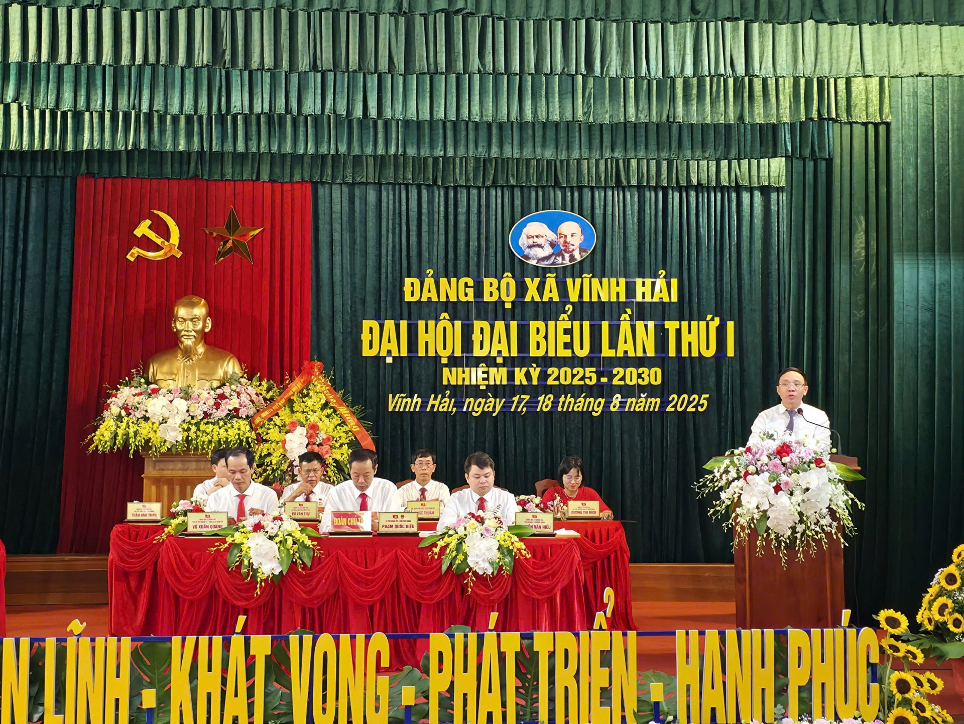 Phát triển nhanh, bền vững trên cả 3 trụ cột Kinh tế - Xã hội - Bảo vệ Môi trường, nâng cao tiêu chí xây dựng nông thôn mới Phát triển nhanh, bền vững trên cả 3 trụ cột Kinh tế - Xã hội - Bảo vệ Môi trường, nâng cao tiêu chí xây dựng nông thôn mới