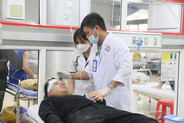 Đắk Lắk: Các cơ sở y tế tích cực cấp cứu, điều trị cho các bệnh nhân trong vụ tai nạn lật xe khách