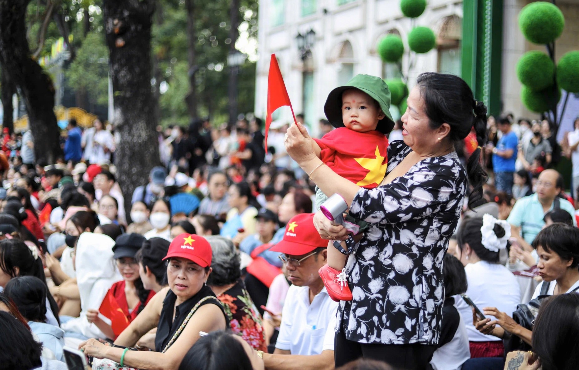 Bảo đảm công tác y tế phục vụ người dân đi xem diễu binh, diễu hành