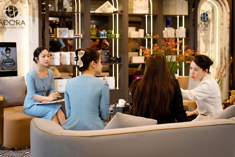 Đẹp An toàn, Tỏa sáng, Bền vững: Bí mật phía sau sự thành công suốt hơn 1 thập kỷ của Adora Plastic Surgery Korea Đẹp An toàn, Tỏa sáng, Bền vững: Bí mật phía sau sự thành công suốt hơn 1 thập kỷ của Adora Plastic Surgery Korea