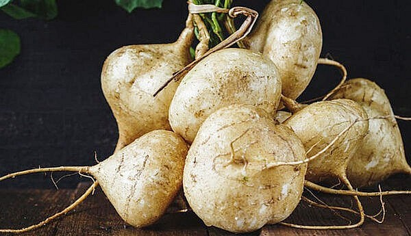 Ăn củ đậu có gây đau nhức xương khớp không?