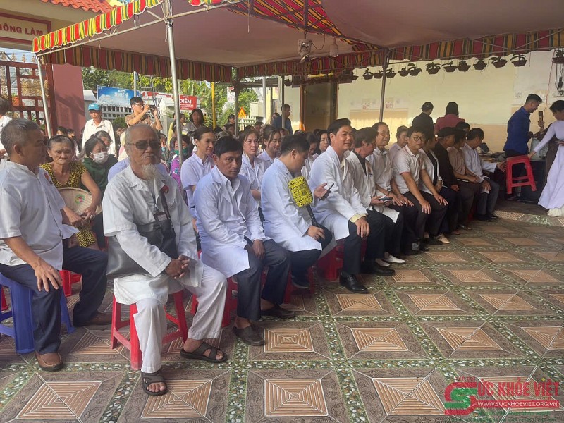 Hội Nam Y Việt Nam lan tỏa tấm lòng yêu thương đến cộng đồng tại Đồng Tháp