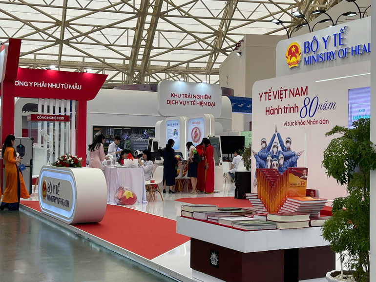 Trải nghiệm dịch vụ y tế hiện đại tại Triển lãm thành tựu đất nước 80 năm