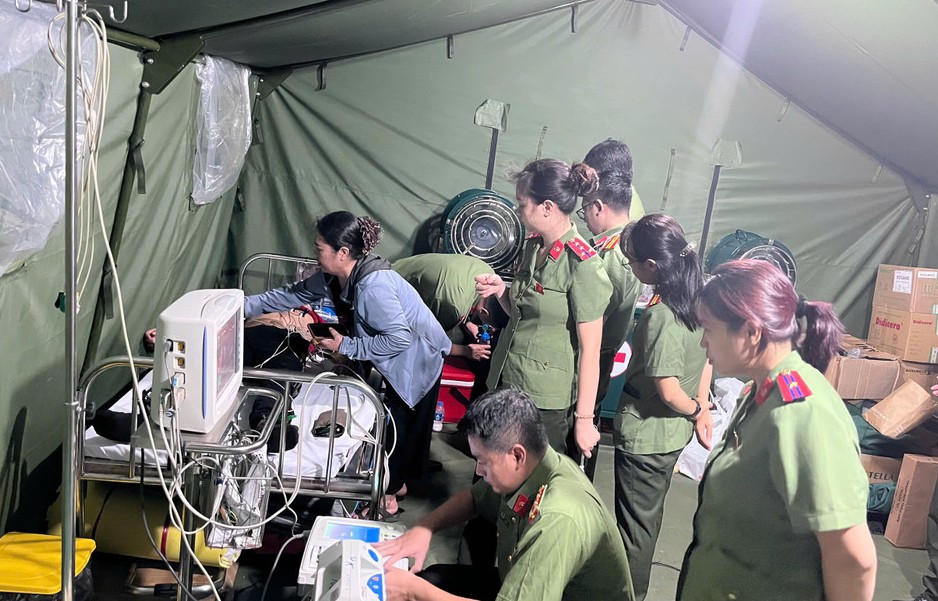 Kịp thời hỗ trợ y tế cho người dân xem diễu binh, diễu hành