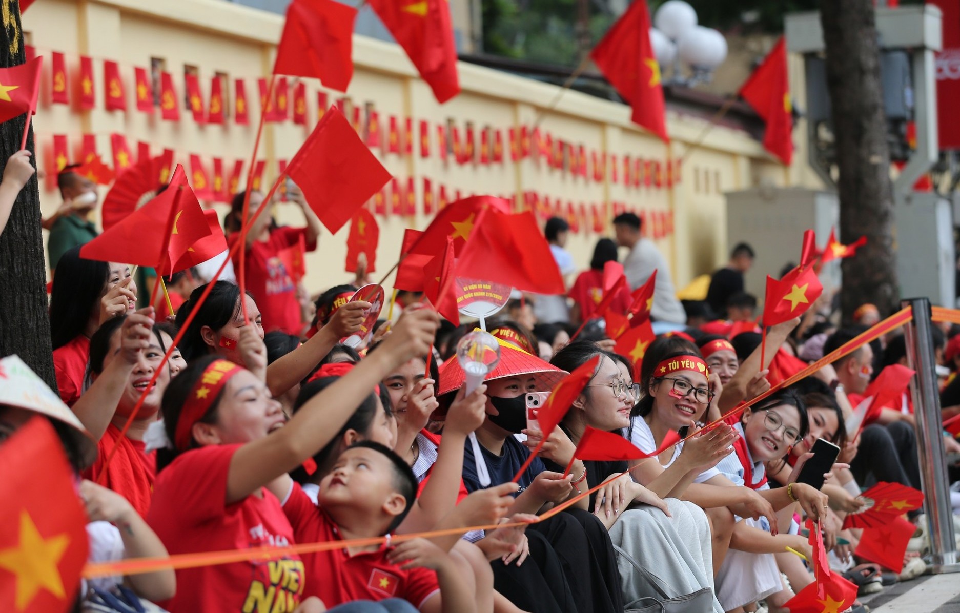 Bộ Y tế hướng dẫn cách đảm bảo an toàn khi đi xem diễu binh, diễu hành