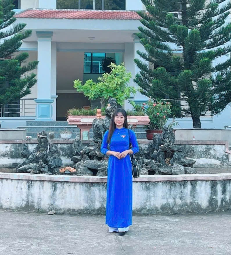 Nguyễn Nguyệt Minh: Gác lại bục giảng, viết nên giá trị tuổi trẻ dưới quân kỳ Nguyễn Nguyệt Minh: Gác lại bục giảng, viết nên giá trị tuổi trẻ dưới quân kỳ