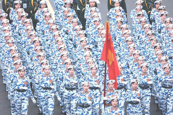 Nguyễn Nguyệt Minh: Gác lại bục giảng, viết nên giá trị tuổi trẻ dưới quân kỳ