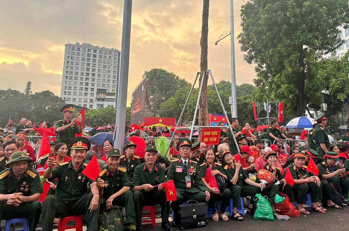 Hà Nội bố trí 8.000 chỗ ngồi ưu tiên cho cựu chiến binh xem diễu binh, diễu hành