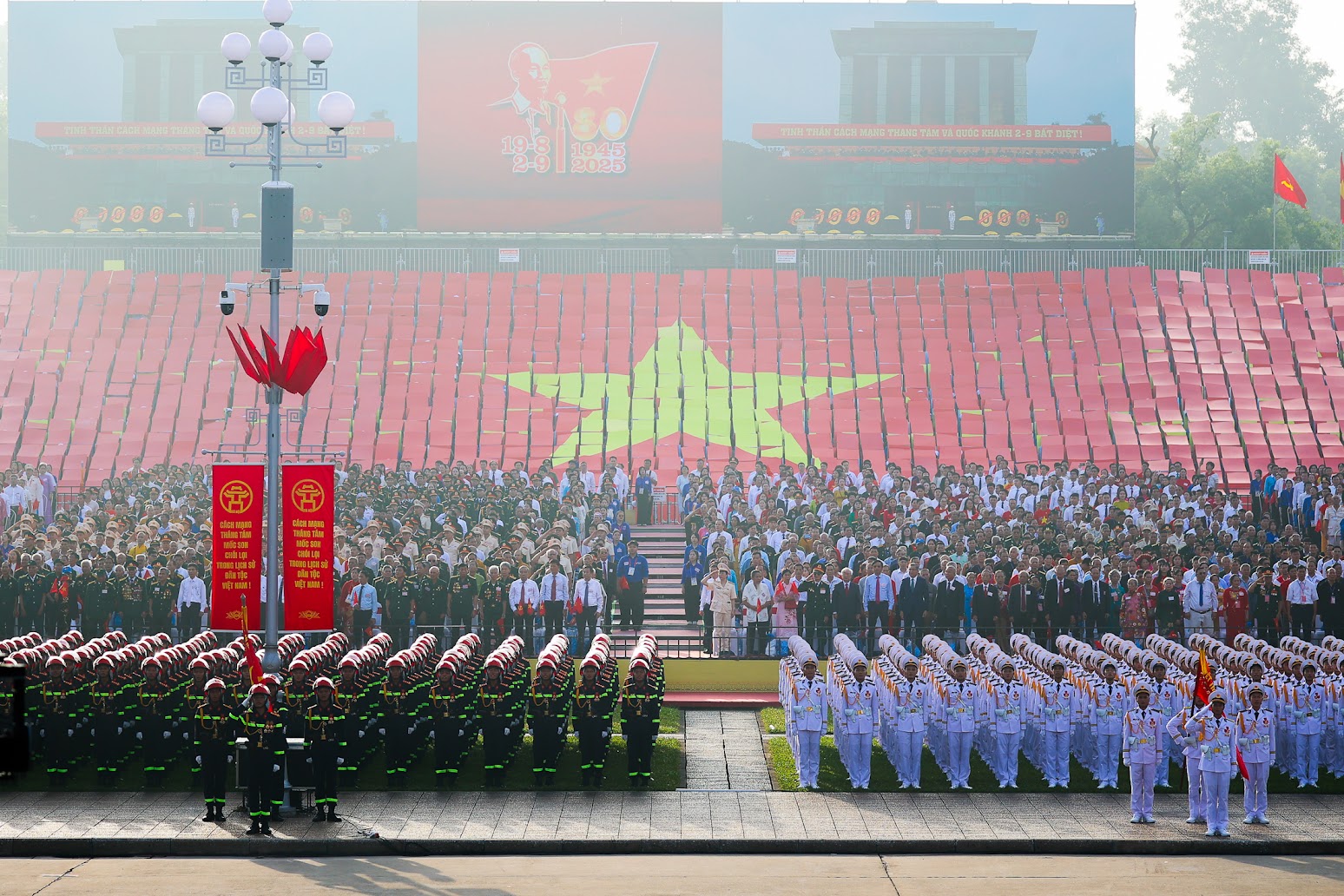 TỔNG THUẬT: Kỷ niệm trọng thể 80 năm Quốc khánh nước Cộng hòa XHCN Việt Nam- Ảnh 8.