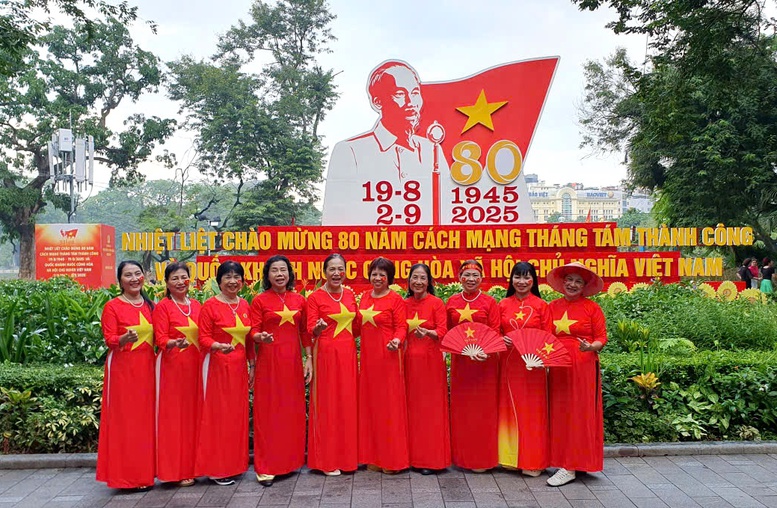 Hân hoan ngày Tết Độc lập khắp mọi miền Tổ quốc Hân hoan ngày Tết Độc lập khắp mọi miền Tổ quốc