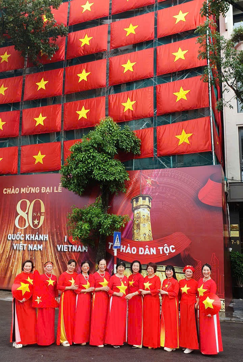 Hân hoan ngày Tết Độc lập khắp mọi miền Tổ quốc Hân hoan ngày Tết Độc lập khắp mọi miền Tổ quốc