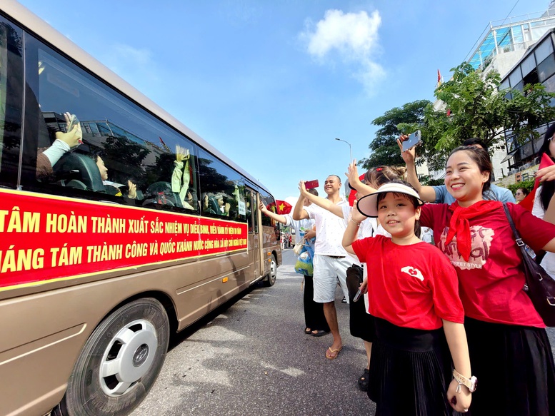 Hân hoan ngày Tết Độc lập khắp mọi miền Tổ quốc Hân hoan ngày Tết Độc lập khắp mọi miền Tổ quốc