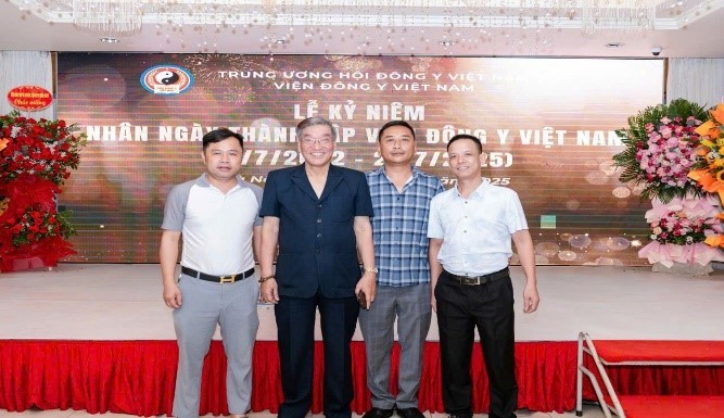 Đào tạo và phát triển nguồn nhân lực lương y đáp ứng yêu cầu khám chữa bệnh cho nhân dân