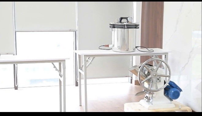 Đào tạo và phát triển nguồn nhân lực lương y đáp ứng yêu cầu khám chữa bệnh cho nhân dân