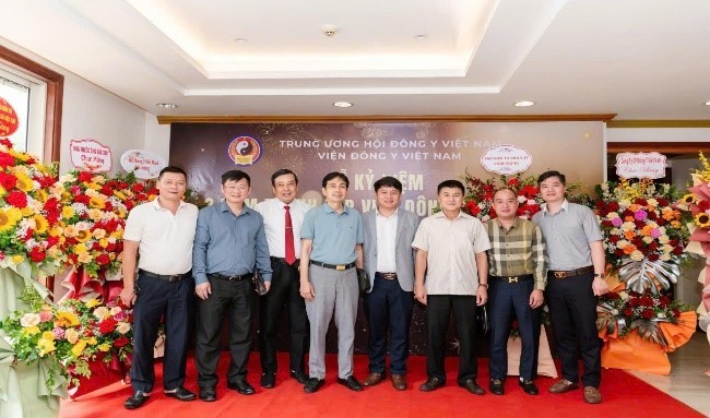 Đào tạo và phát triển nguồn nhân lực lương y đáp ứng yêu cầu khám chữa bệnh cho nhân dân