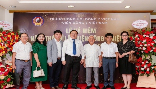 Đào tạo và phát triển nguồn nhân lực lương y đáp ứng yêu cầu khám chữa bệnh cho nhân dân