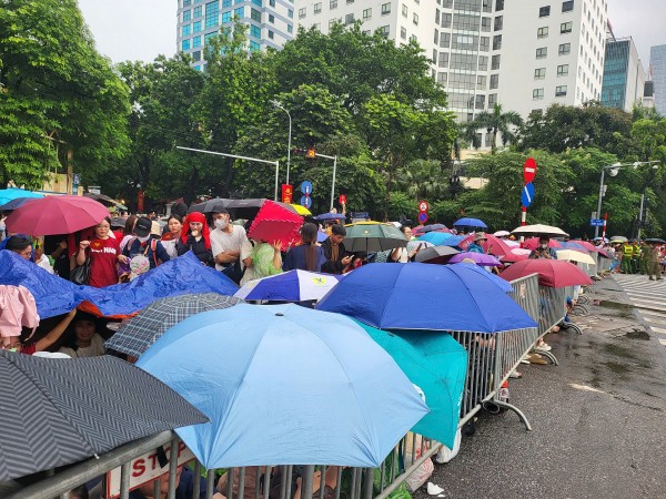 Niềm tự hào dân tộc trong Lễ kỷ niệm 80 năm Quốc Khánh dưới mưa chiều Hà Nội