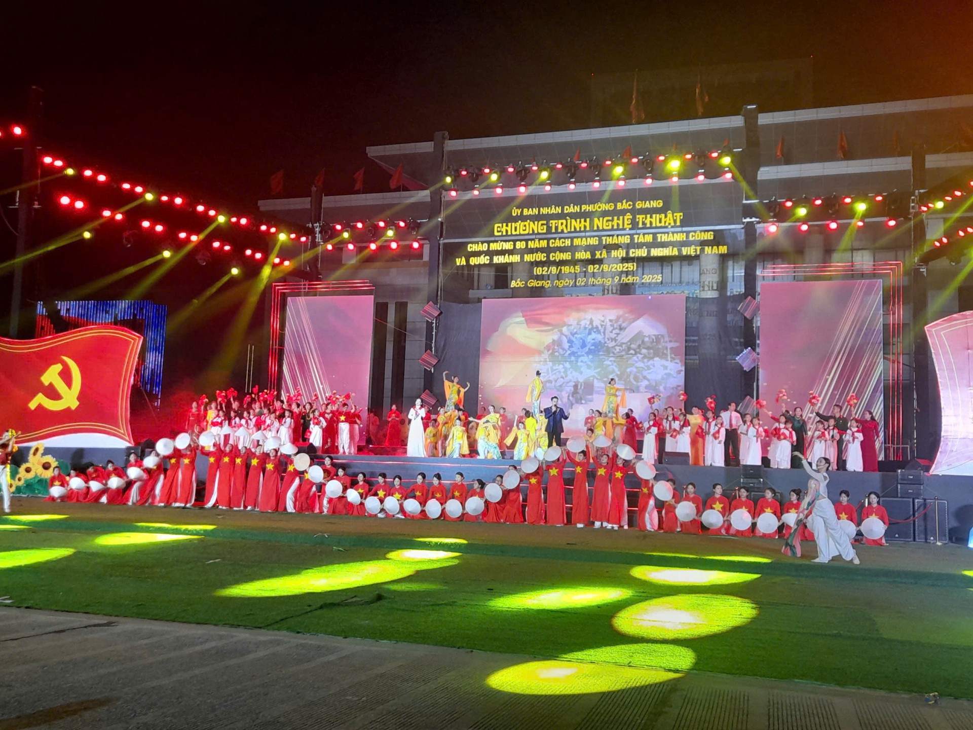 Bắc Ninh rực rỡ sắc màu, ngàn con tim hòa chung nhịp đập tự hào ngày mồng 2/9 Bắc Ninh rực rỡ sắc màu, ngàn con tim hòa chung nhịp đập tự hào ngày mồng 2/9