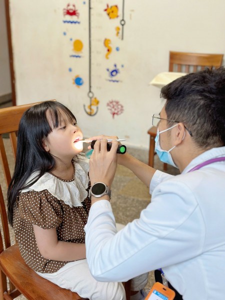 Gia Lai: Phòng ngừa lây lan bệnh tay chân miệng khi trẻ trở lại trường học