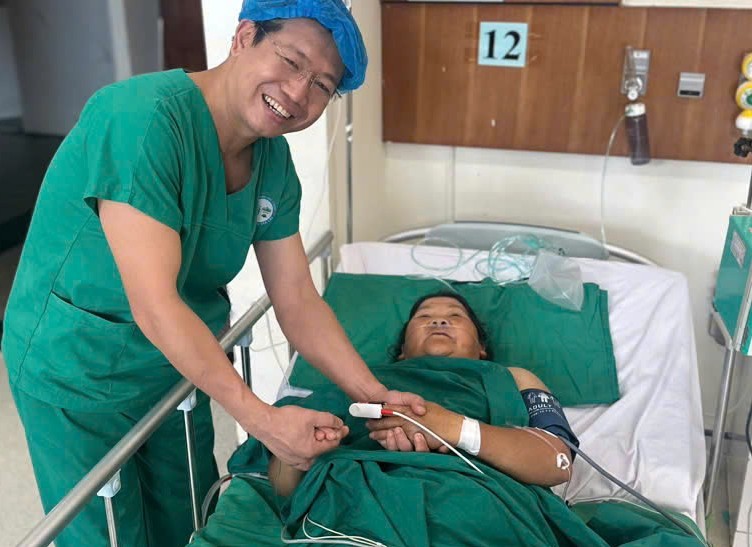 Gia Lai - Sập bồn nước 1.000 lít khiến người phụ nữ bị nguy kịch