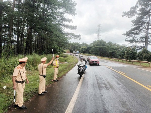 Lâm Đồng: Sở y tế nghiêm cấm việc can thiệp, tác động vào quá trình xử lý vi phạm giao thông