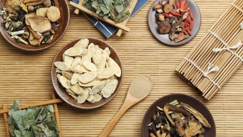 Đẩy mạnh phát triển nền y học cổ truyền Việt Nam trong giai đoạn mới