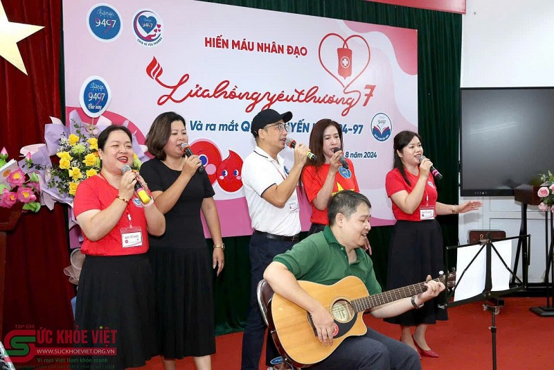 “Lửa hồng yêu thương” – Hiến máu nhân đạo và sẻ chia cùng bệnh nhân nhi ung thư tại Viện Huyết học - Truyền máu Trung ương