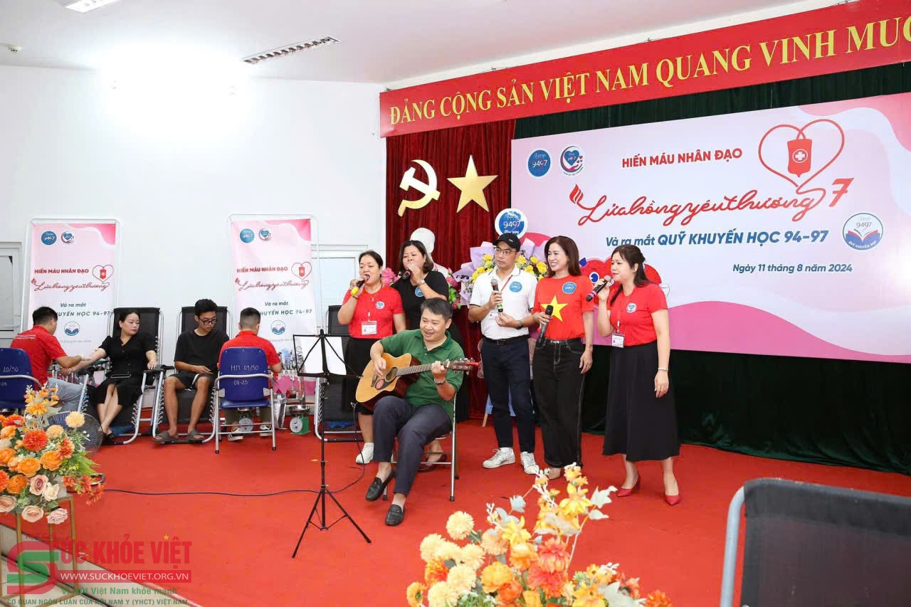 “Lửa hồng yêu thương” – Hiến máu nhân đạo và sẻ chia cùng bệnh nhân nhi ung thư tại Viện Huyết học - Truyền máu Trung ương