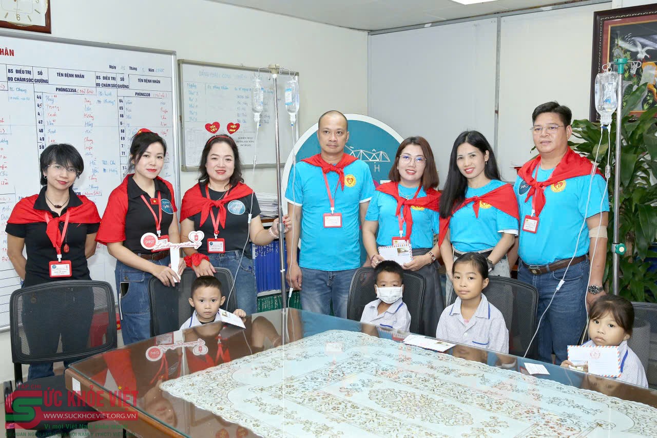“Lửa hồng yêu thương” – Hiến máu nhân đạo và sẻ chia cùng bệnh nhân nhi ung thư tại Viện Huyết học - Truyền máu Trung ương