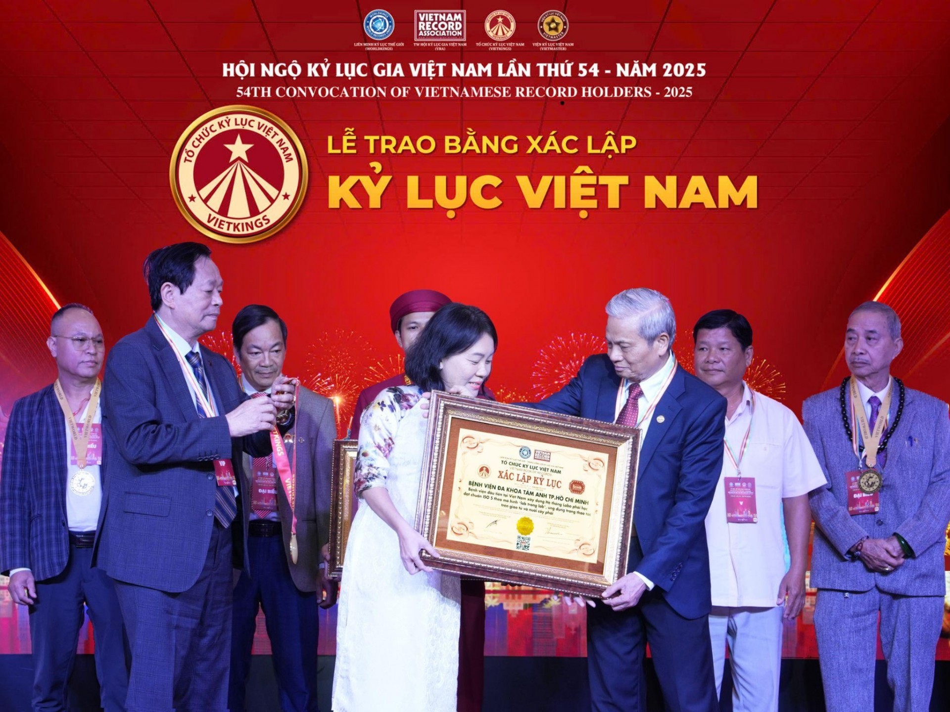 Bệnh viện Tâm Anh xác lập “kỷ lục kép” trong lĩnh vực IVF