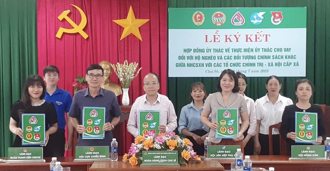 Ký kết ủy thác cho vay giữa NHCSXH với các tổ chức chính trị - xã hội Chư Sê năm 2025