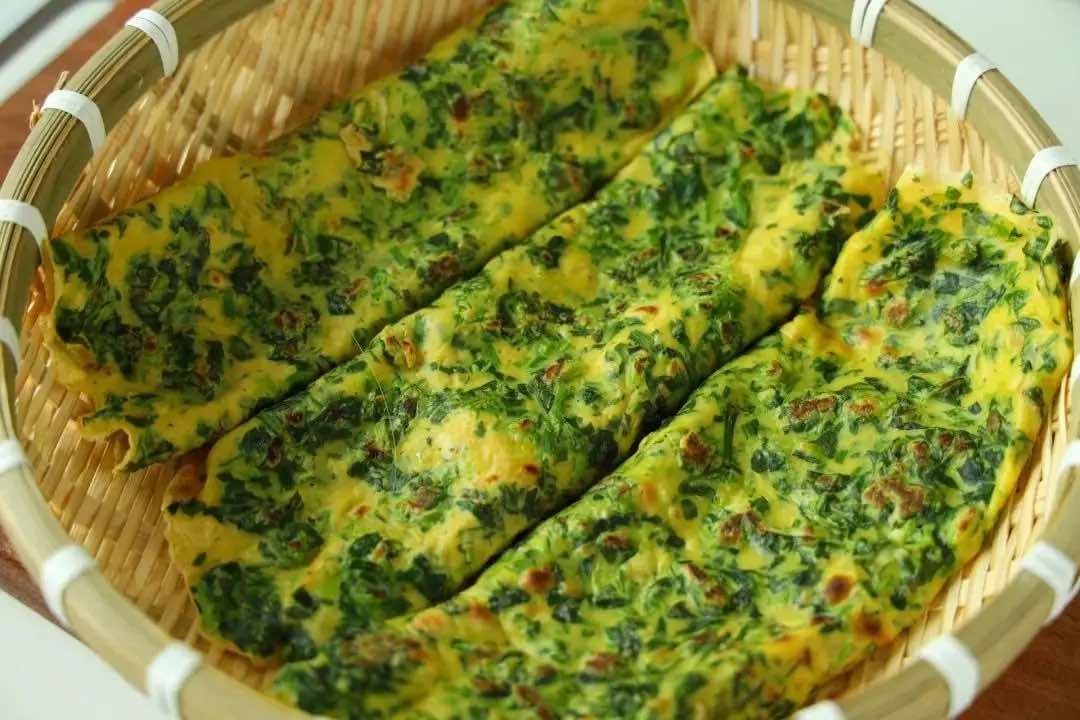 Làm món ăn sáng trong 10 phút: Bánh trứng rau tề thái cực ngon