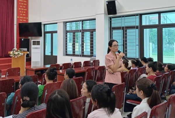 Tập huấn ATTP – Bước mạnh bảo vệ sức khỏe học sinh ở Ngọc Chi (xã Vĩnh Thanh)