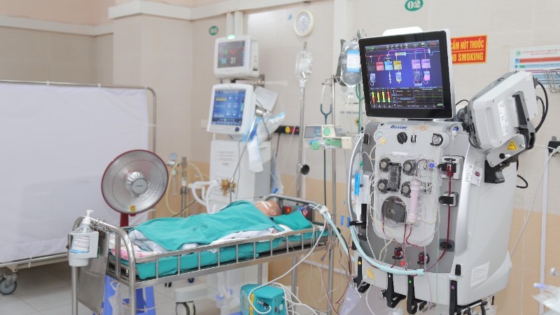 Bé trai người Mông 5 tháng tuổi hồi sinh kỳ diệu sau sốc nhiễm khuẩn