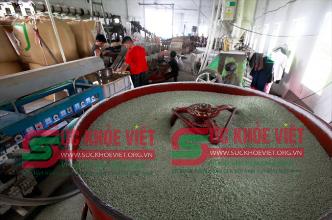 Đẩy mạnh cơ giới hóa và luồng sinh khí mới của nghề đan lưới truyền thống Đẩy mạnh cơ giới hóa và luồng sinh khí mới của nghề đan lưới truyền thống