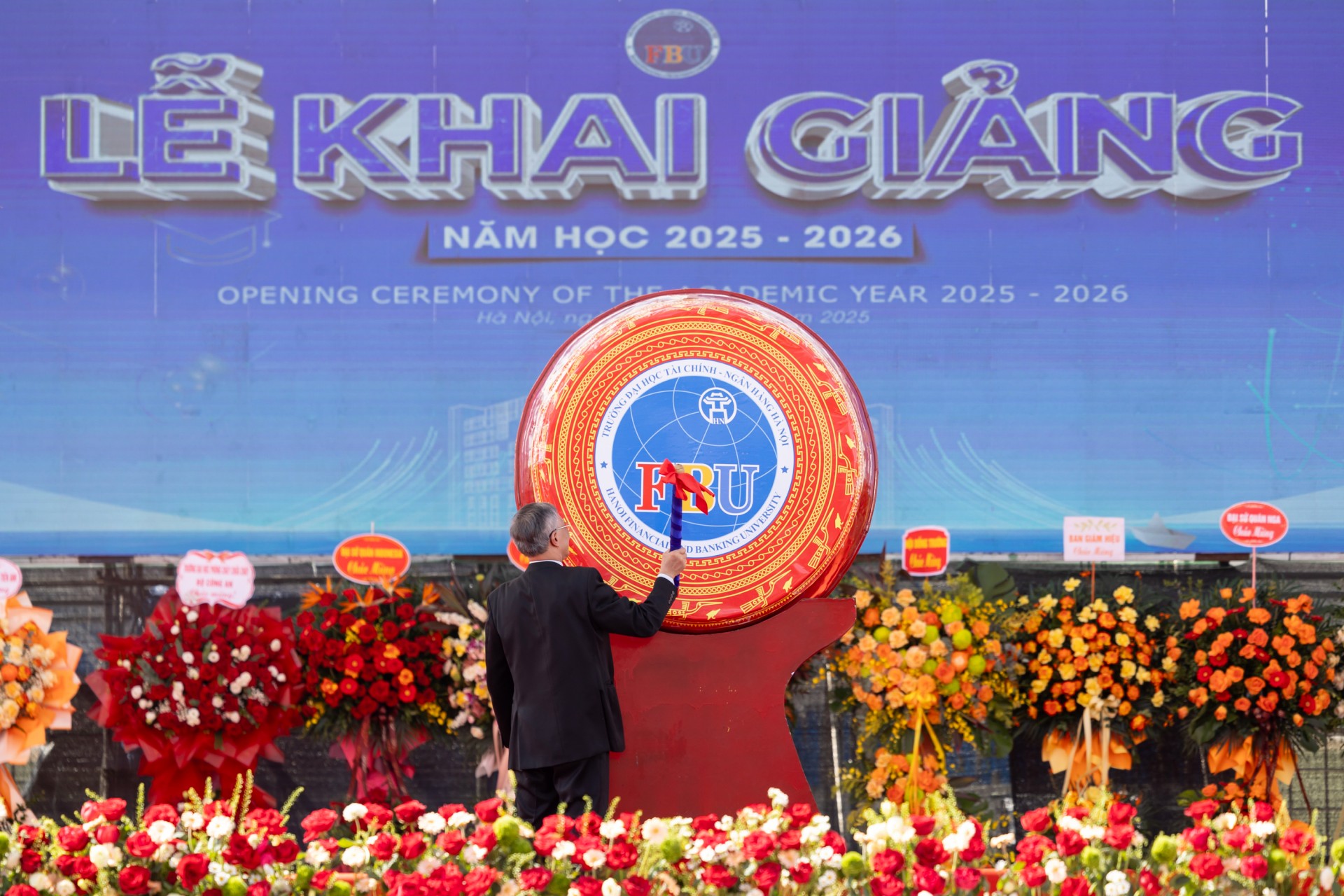 Lễ khai giảng năm học 2025-2026: Khởi đầu mới, khát vọng mới tại trường Đại Học Tài chính – Ngân hàng Hà Nội
