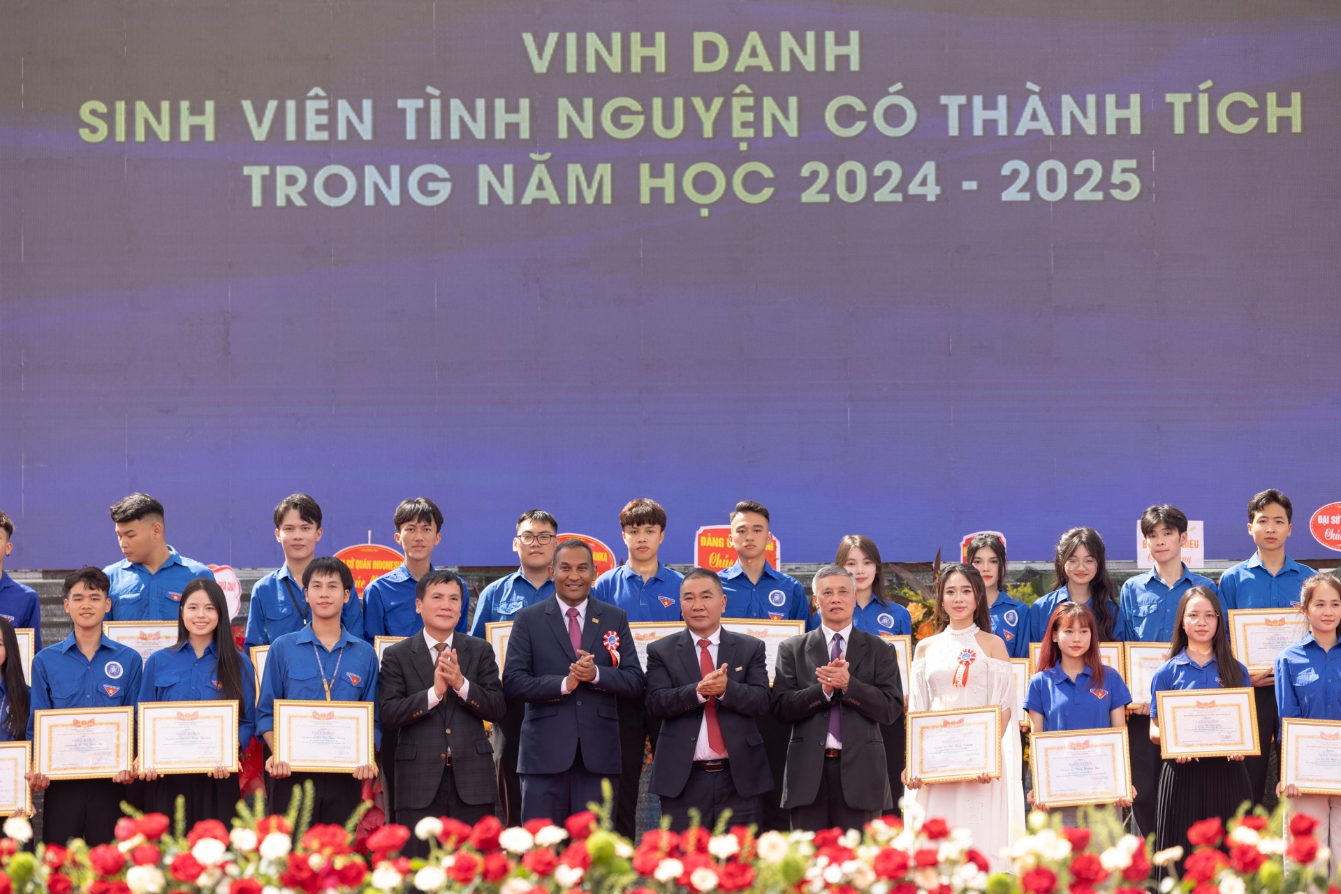 Lễ khai giảng năm học 2025-2026: Khởi đầu mới, khát vọng mới tại trường Đại Học Tài chính – Ngân hàng Hà Nội