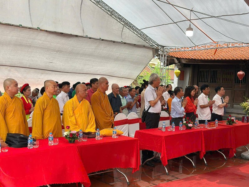 Lễ an vị ngai và bài vị Thánh phụ, Thánh mẫu Đại danh y – Thiền sư Tuệ Tĩnh tại Đền Xưa