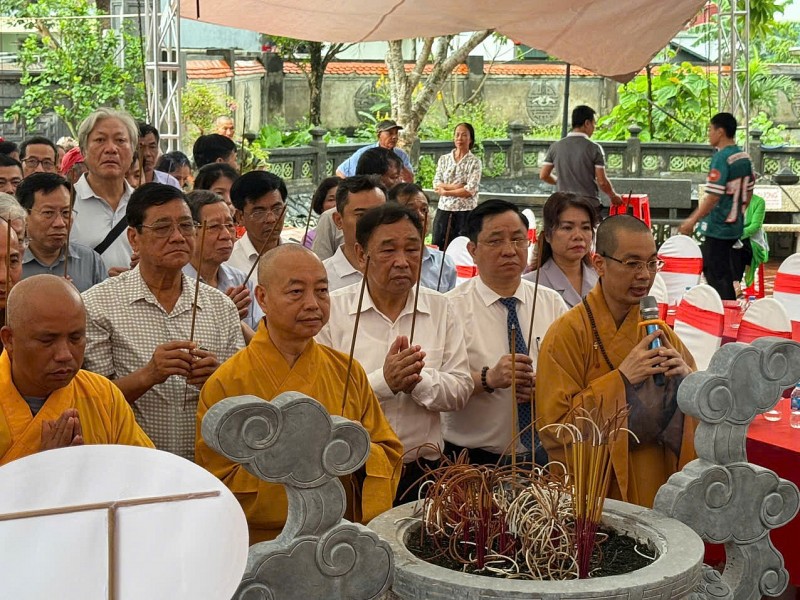 Lễ an vị ngai và bài vị Thánh phụ, Thánh mẫu Đại danh y – Thiền sư Tuệ Tĩnh tại Đền Xưa