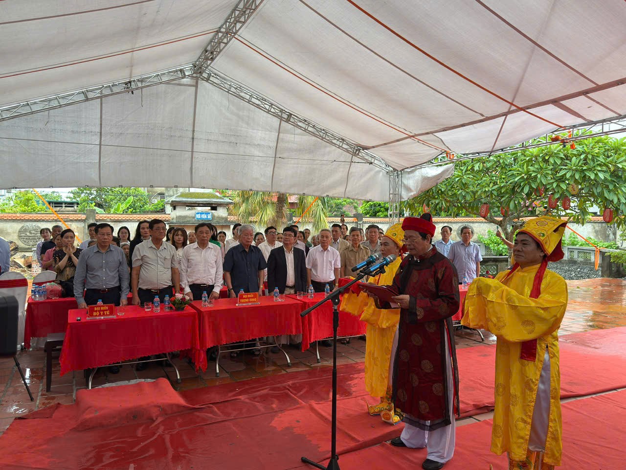 Lễ an vị ngai và bài vị Thánh phụ, Thánh mẫu Đại danh y – Thiền sư Tuệ Tĩnh tại Đền Xưa