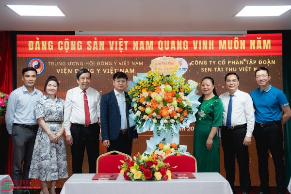 Viện Đông Y Việt Nam ký kết hợp tác toàn diện cùng Tập đoàn Sen Tài Thu: Lan tỏa giá trị y học cổ truyền dân tộc