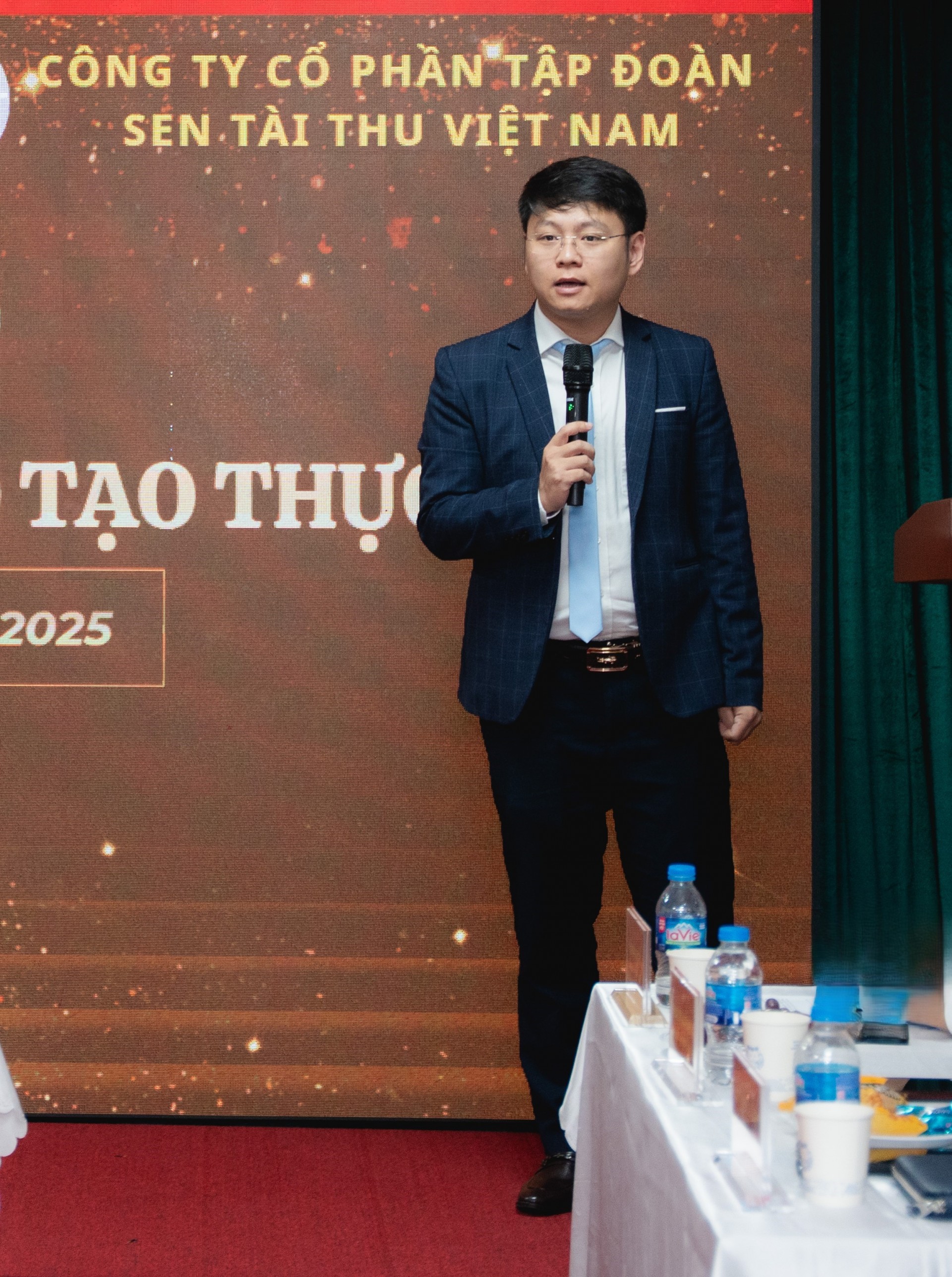 Viện Đông Y Việt Nam ký kết hợp tác toàn diện cùng Tập đoàn Sen Tài Thu: Lan tỏa giá trị y học cổ truyền dân tộc