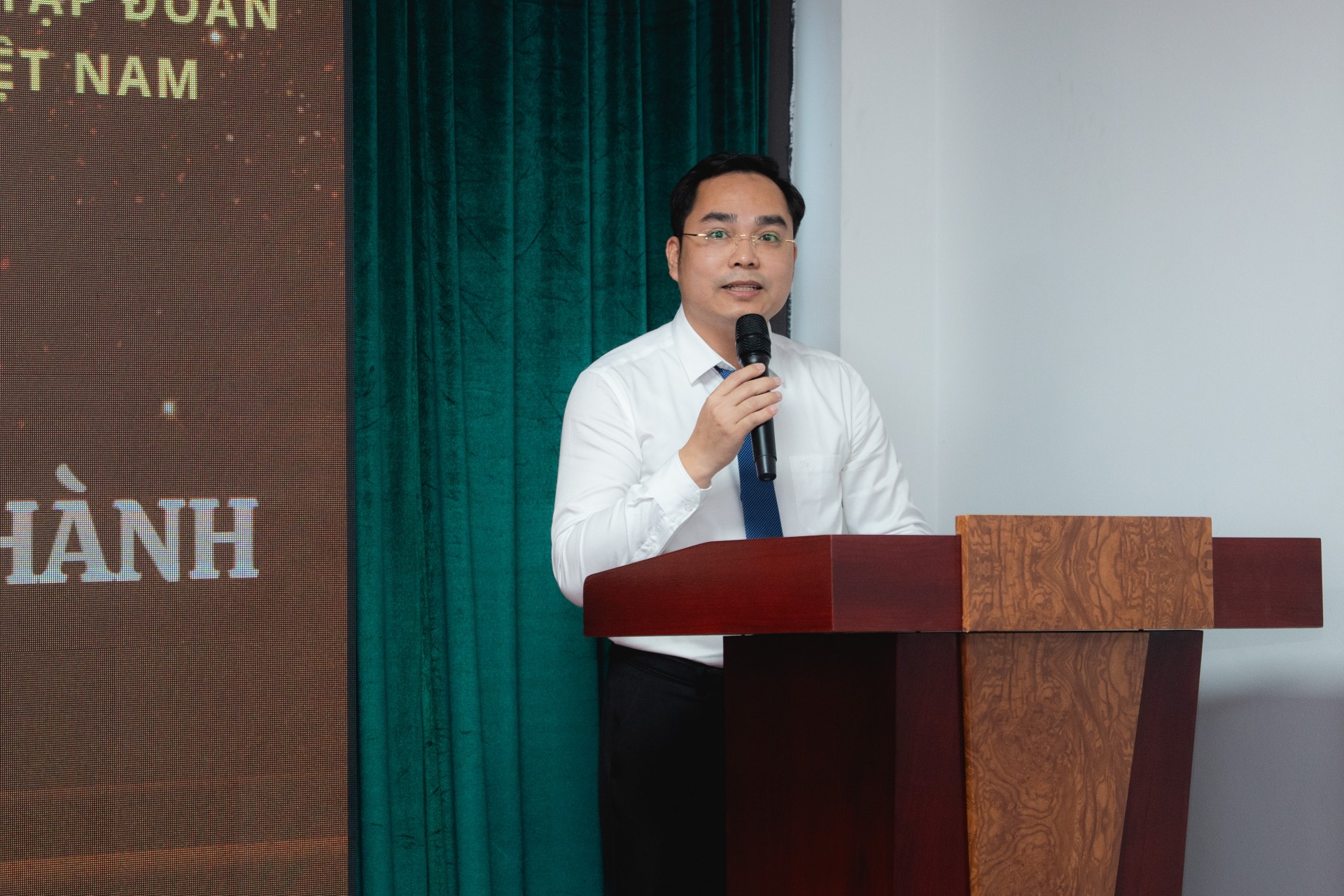 Viện Đông Y Việt Nam ký kết hợp tác toàn diện cùng Tập đoàn Sen Tài Thu: Lan tỏa giá trị y học cổ truyền dân tộc