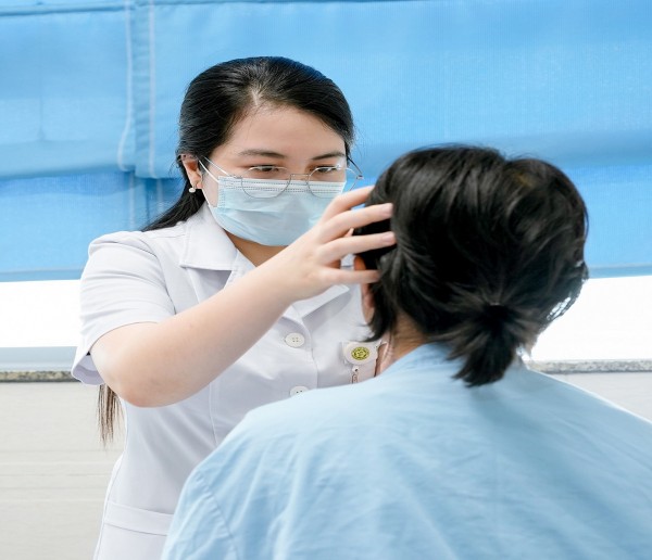 Biến chứng y khoa từ việc tẩy nốt ruồi tại cơ sở thẩm mỹ không được cấp phép:  Phân tích rủi ro và khuyến nghị