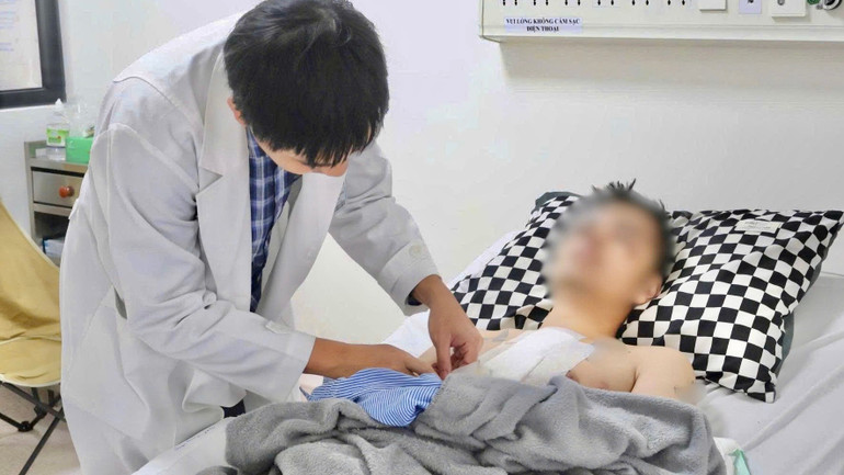 Cứu sống bệnh nhân bị vỡ tim do tai nạn giao thông