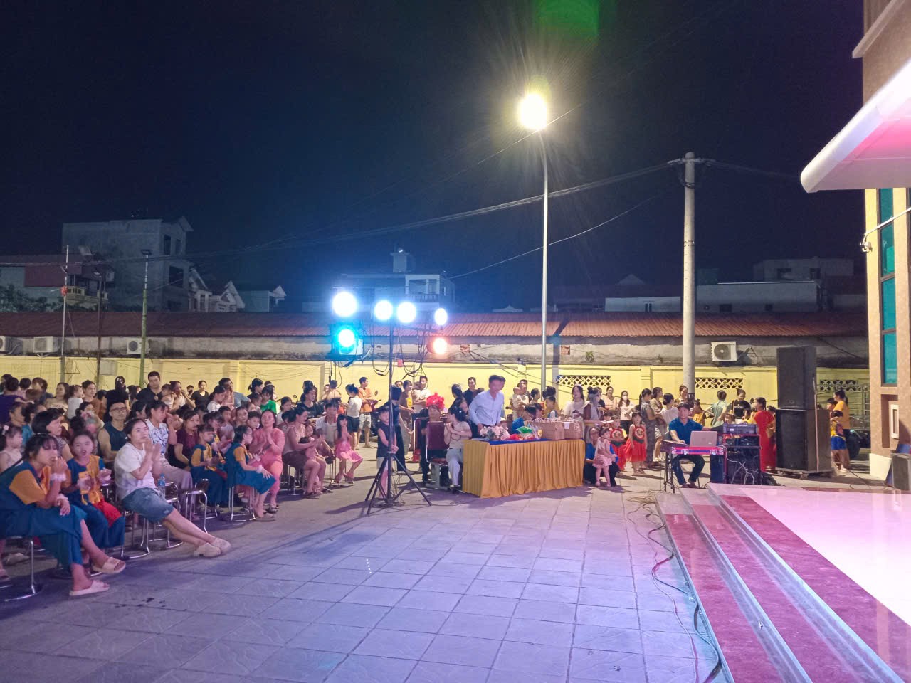 Đêm Hội Trăng Rằm - Niềm vui Trung Thu tại thôn Ngọc Chi, xã Vĩnh Thanh