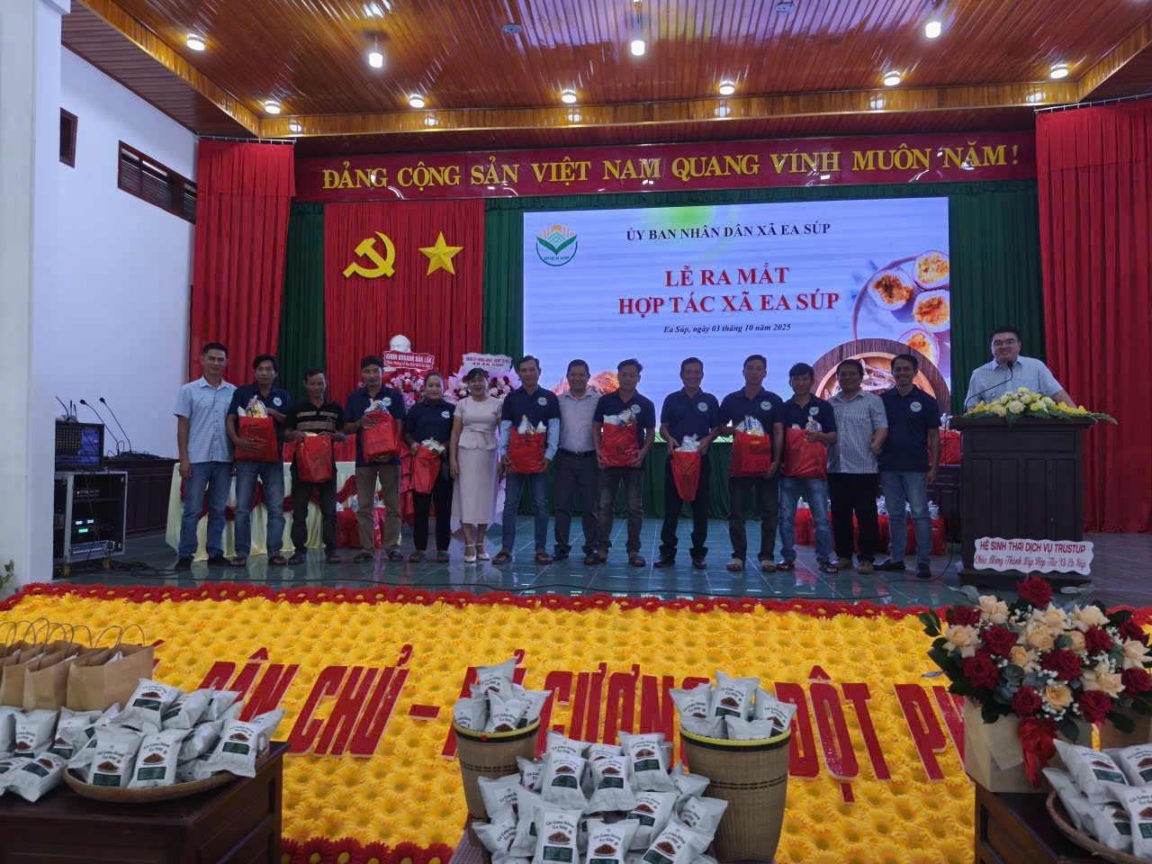 Đắk Lắk: Ra mắt Hợp tác xã ở vùng biên giới, giúp người đồng bào thiểu số phát triển bền vững Đắk Lắk: Ra mắt Hợp tác xã ở vùng biên giới, giúp người đồng bào thiểu số phát triển bền vững