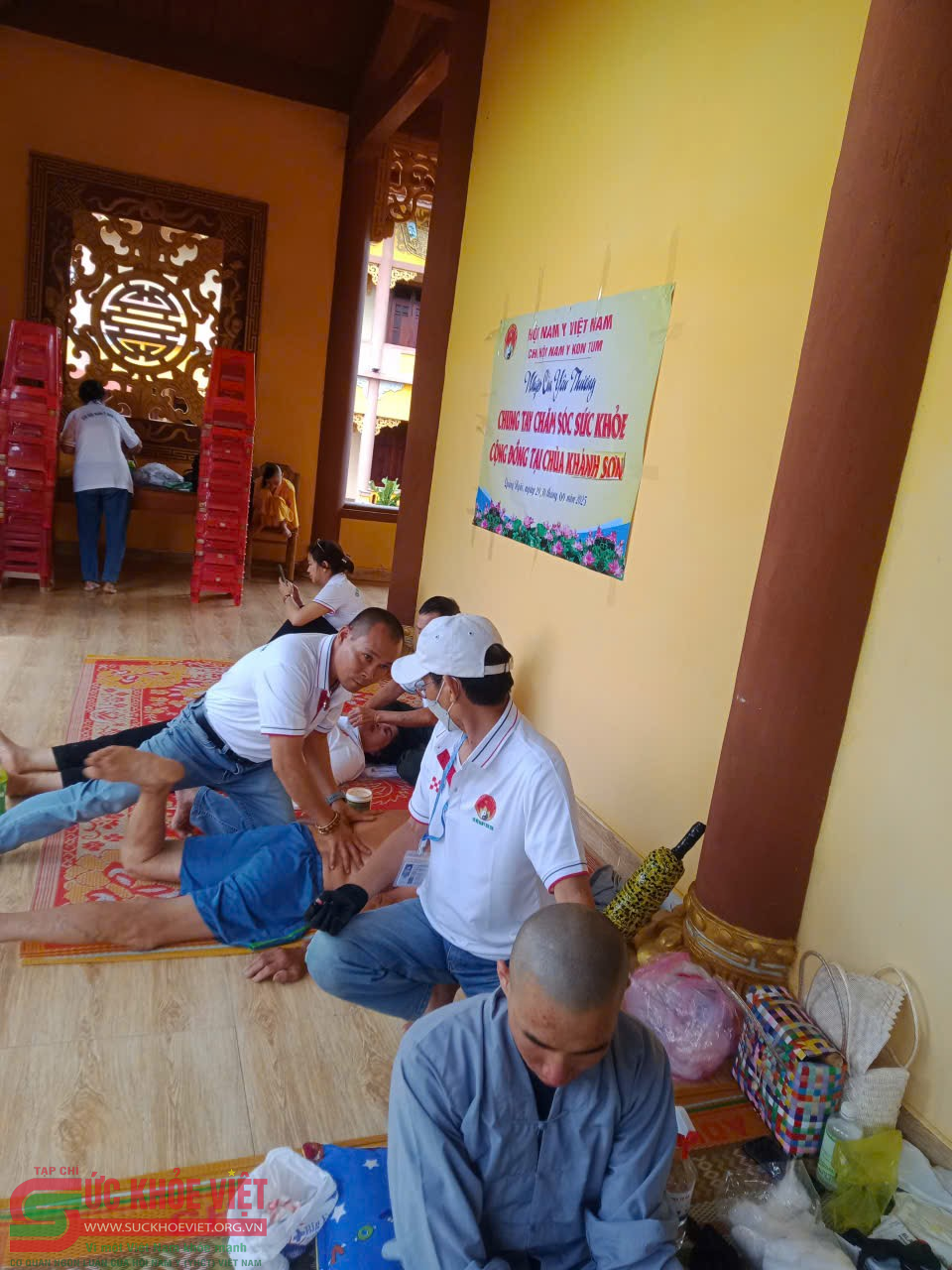 “Trái tim yêu thương” – Chi hội Nam y Kon Tum mang Trung thu về thôn nghèo Đăk Hà “Trái tim yêu thương” – Chi hội Nam y Kon Tum mang Trung thu về thôn nghèo Đăk Hà